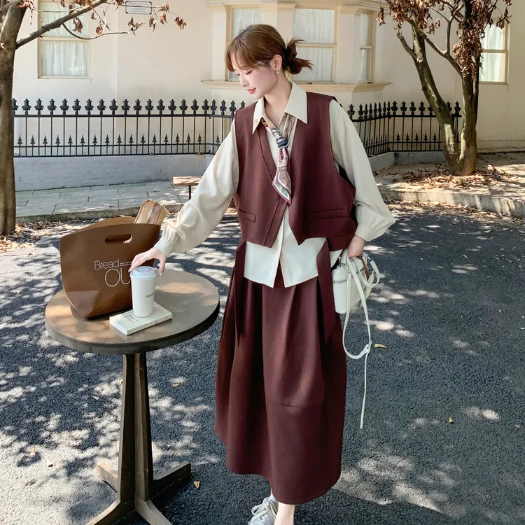 法式复古学院风套装裙女2025年秋季休闲减龄马甲衬衫半身裙三件套