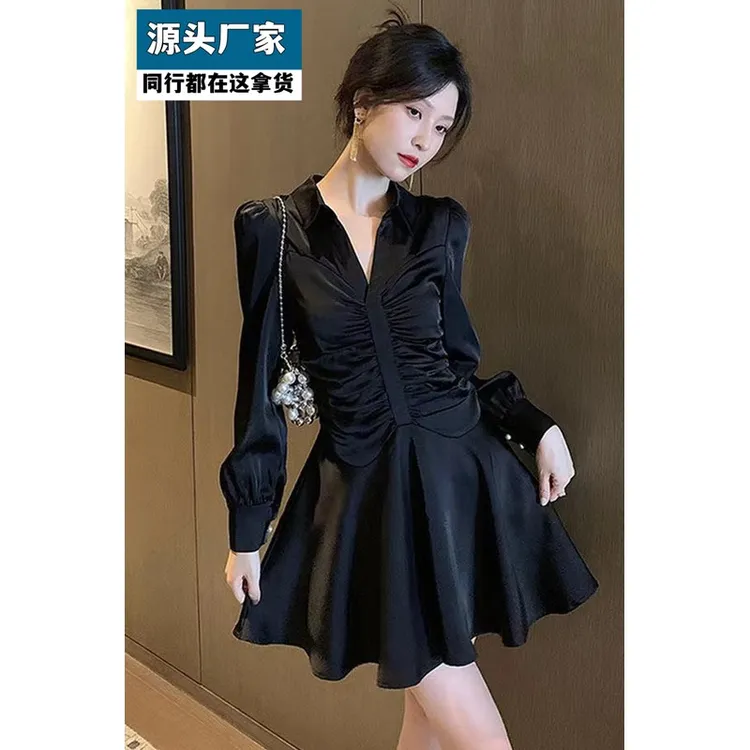 梵乐芬法式赫本风褶皱收腰长袖连衣裙女早秋2025新款高级显瘦洋气