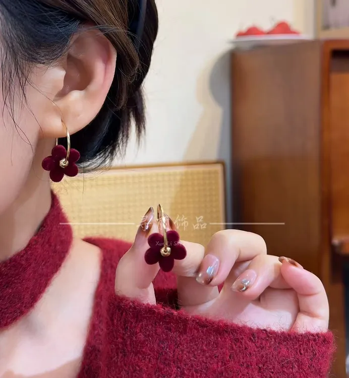 【寻丽】 2026秋冬轻奢温柔气质丝绒花耳环