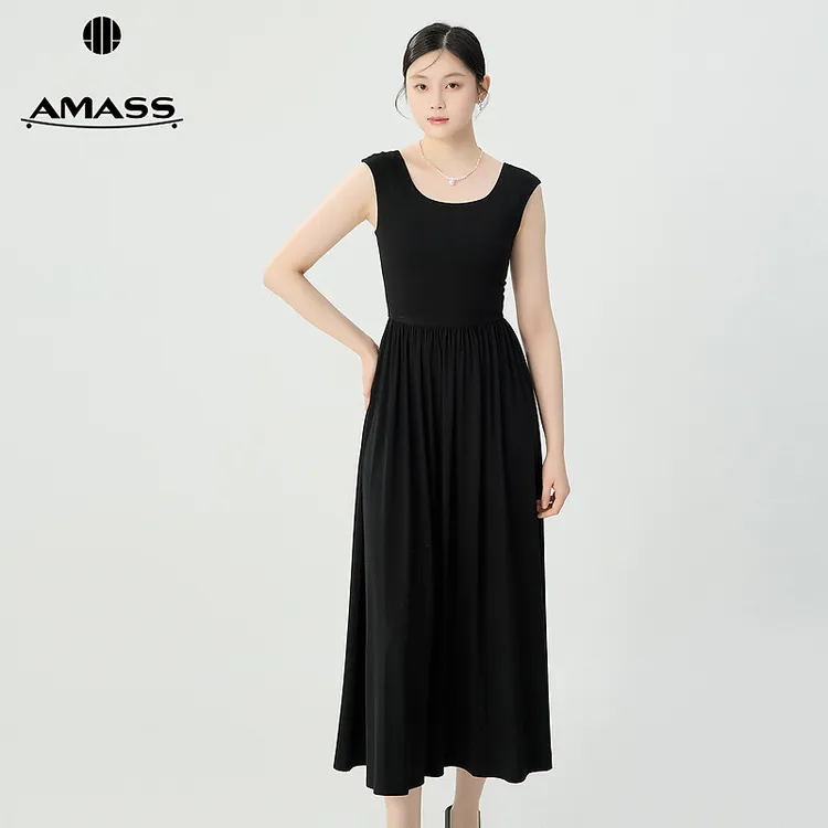 阿玛施AMASS新款优雅气质垂坠感舒适中长款无袖小黑连衣裙550031