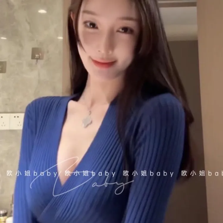 包袖休闲风常规款女长袖毛针织衫拼接冬季圆领套头款