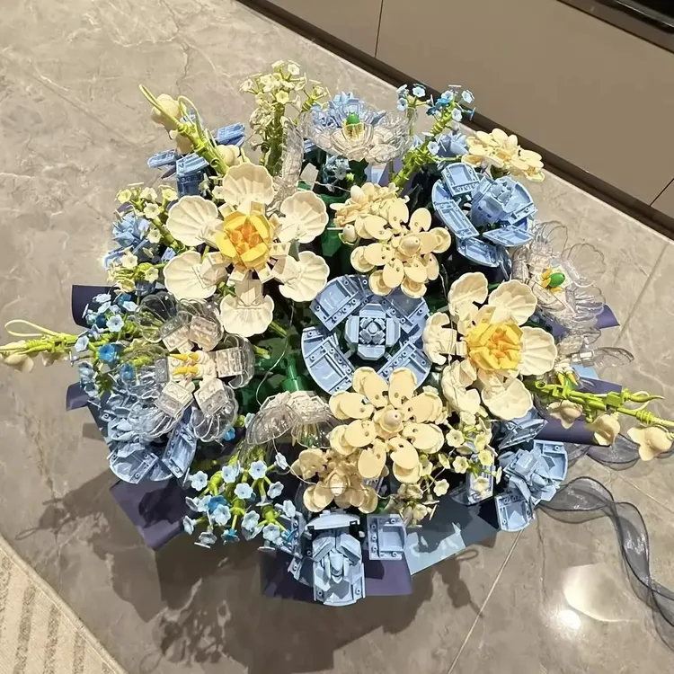 新款永生玫瑰积木花束拼装一整套抱抱桶玩具女生系列女孩适用乐高