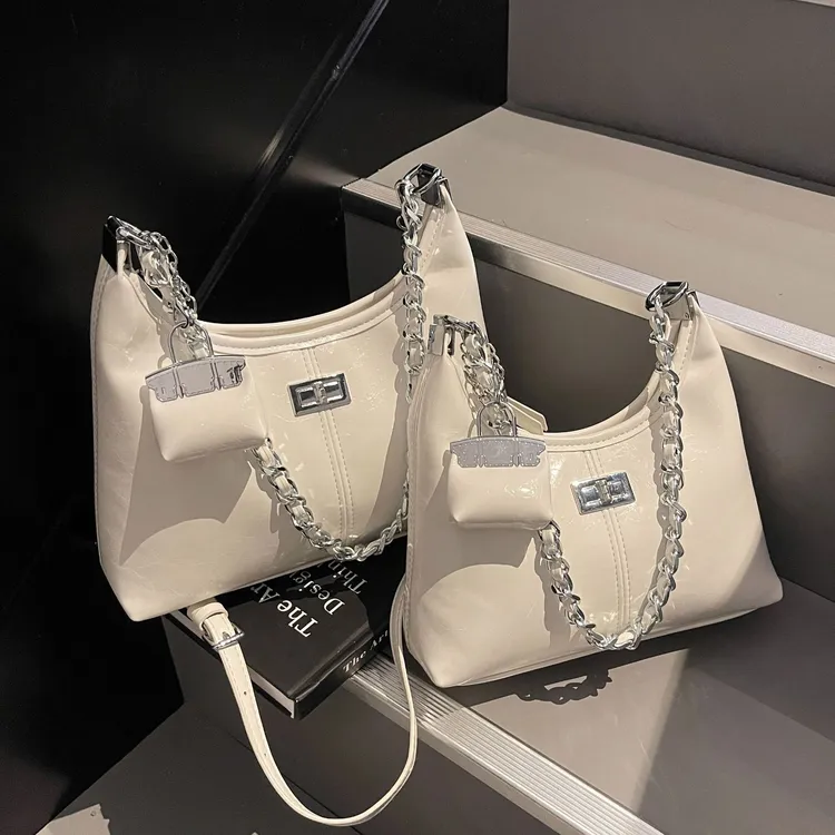 菱格绣线链条手提包包女2025春季新款潮流行斜挎包百搭单肩腋下包