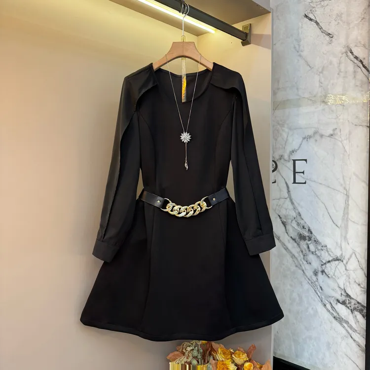 秋冬新款2025时尚气质大码精致轻熟设计感腰带显瘦连衣裙7584