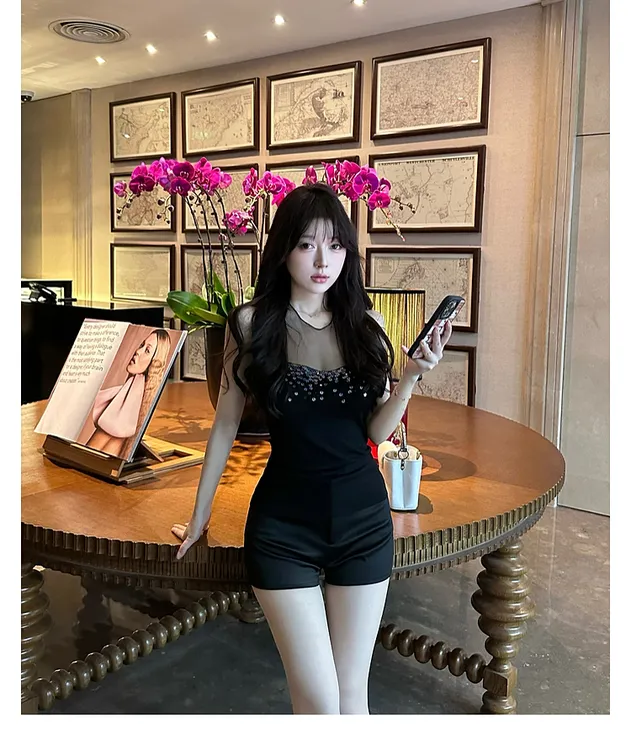 纯欲风蕾丝亮片小衫女2025新款千金性感露肩显瘦上衣+高腰短裤