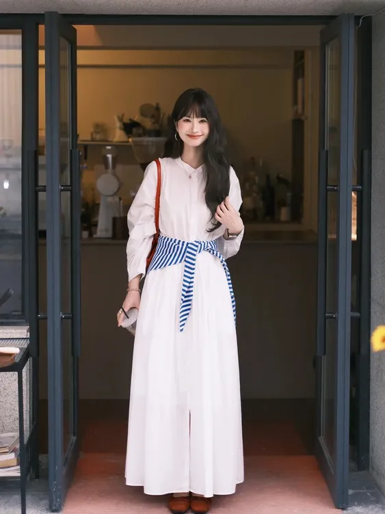 2025早秋新款设计感系带收腰衬衫连衣裙女独特高级感白色法式长裙