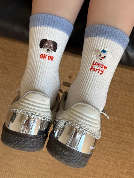 秋冬季羊毛堆堆袜春秋款无骨袜卡通袜子女中筒袜配小皮鞋刺绣长袜