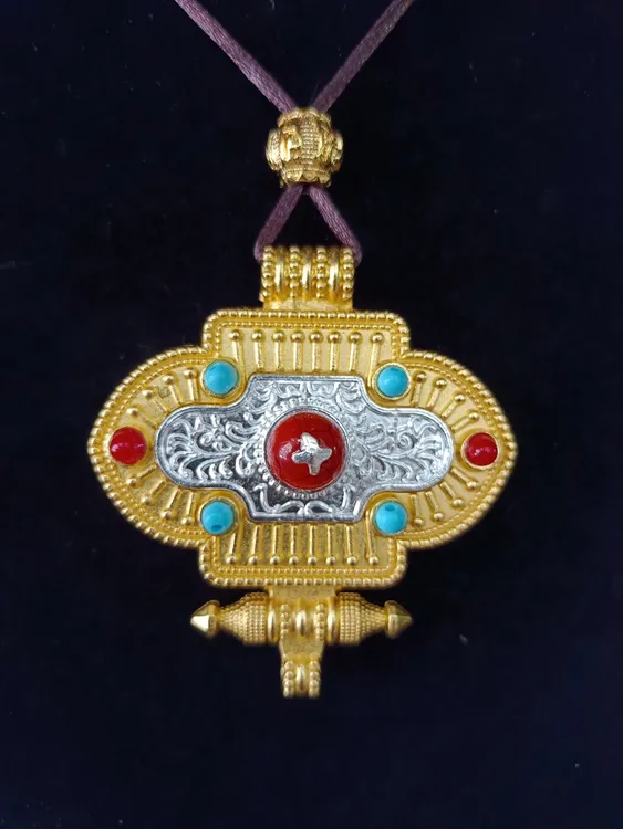 铜合金棉绳项链 新款藏式精品嘎乌盒尼泊尔镀金工艺护身符项链