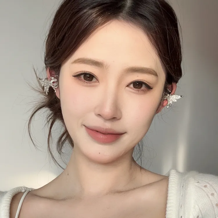 oushipei/欧诗佩 铜合金合成锆石耳饰 甜辣风镶钻蛇与蝴蝶耳夹女