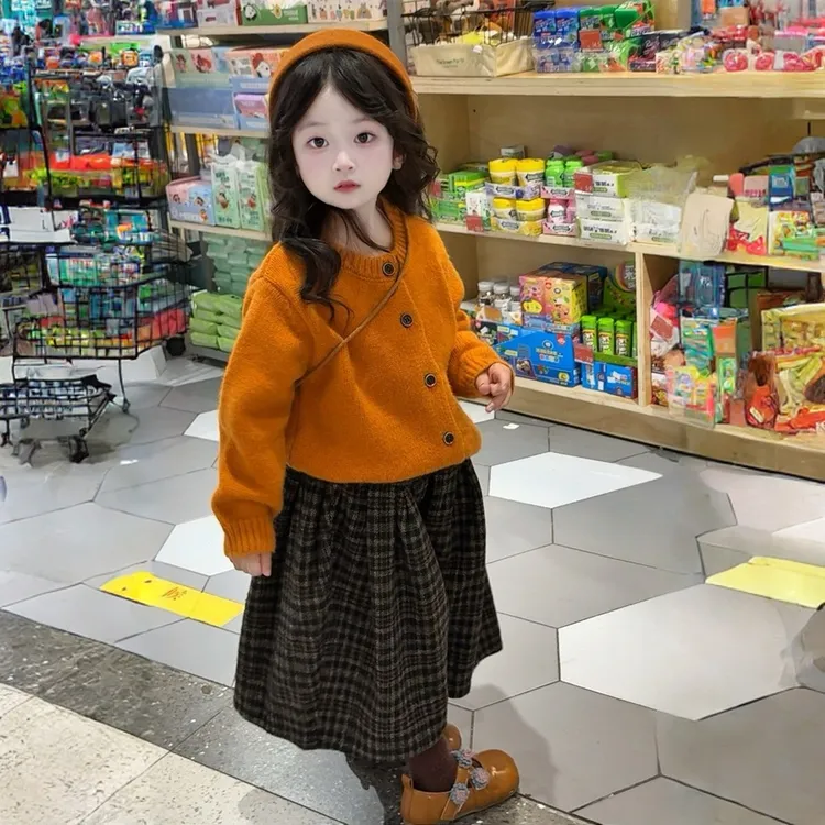 2025秋季韩版女童时髦橙色开衫毛衣+格子阔腿裤套装宝宝秋冬衣服