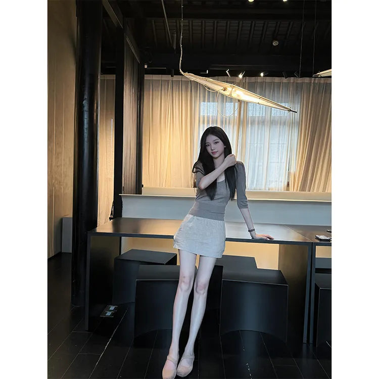简约气质通勤百搭早秋修身显瘦背心吊带坎肩开衫高腰百搭半身裙子