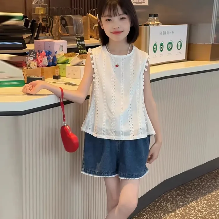女童夏季套装2025新款中大童套装无袖镂空上衣牛仔短裤两件套时尚