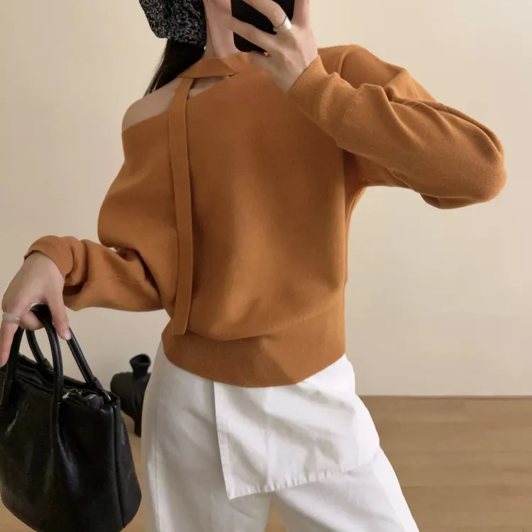 2025年秋冬法式飘带设计感挂脖宽松针织衫女长袖小众显瘦洋气上衣