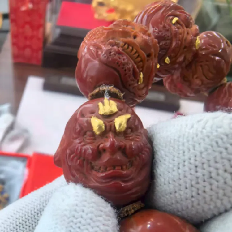 橄榄核手雕山鬼带镶嵌卡20 手盘走色均匀 厚包浆 1单/6500