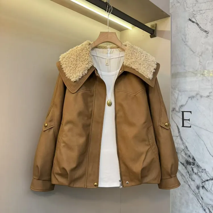 2025秋冬欧货爆板洋气翻领羊羔毛大码宽松设计加棉显瘦外套88389