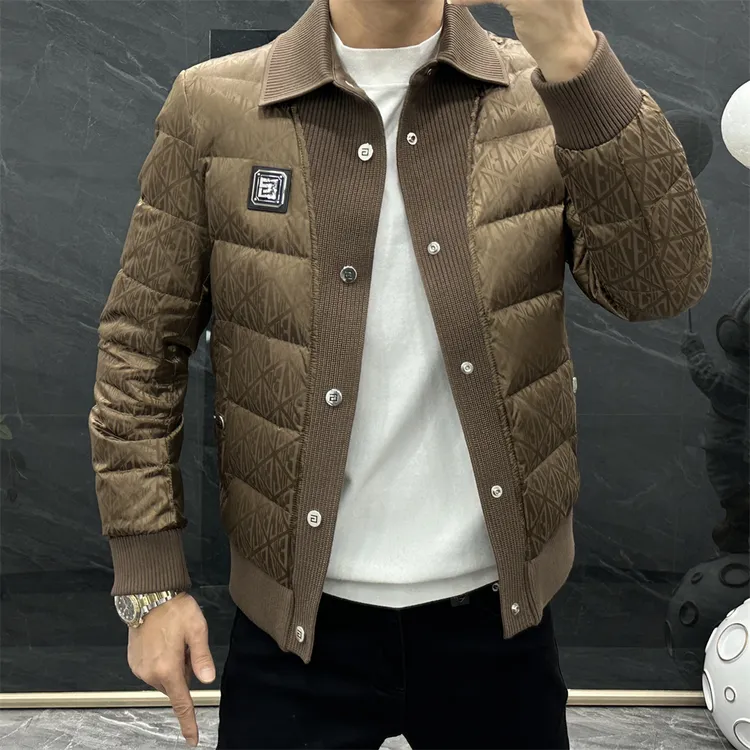 白鸭绒羽绒服男短款2025新款个性徽章休闲翻领保暖修身外套潮