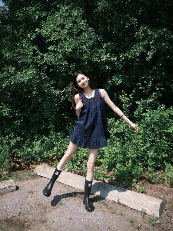 2025夏季新款网红洋气炸街女装时尚简约气质连衣裙洋气衣服女  