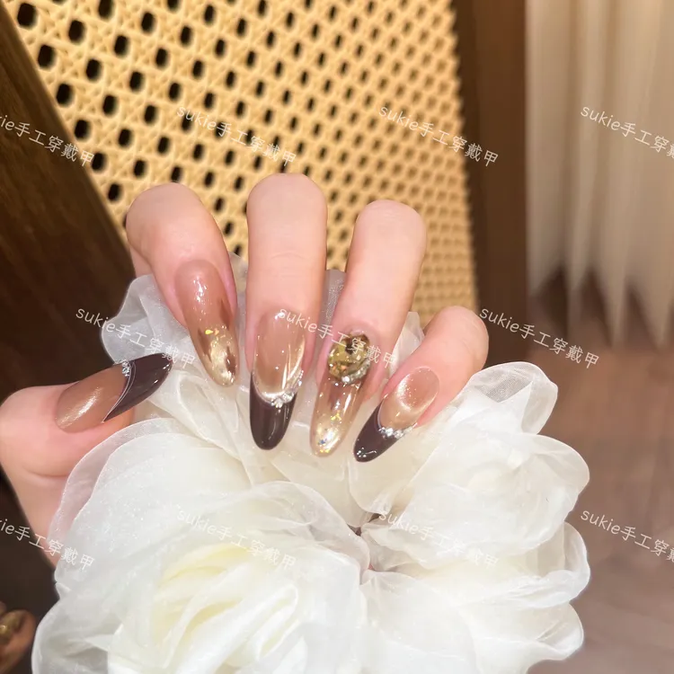 【 秋意浓】美甲手工法式穿戴甲秋冬美拉德美甲轻奢纯欲猫眼细闪