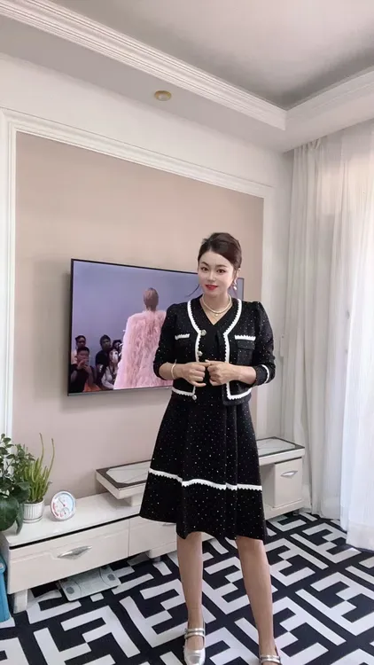 小香风烫钻超仙洋气撞色连衣裙+外套两件套大码女装显瘦遮肉秋季