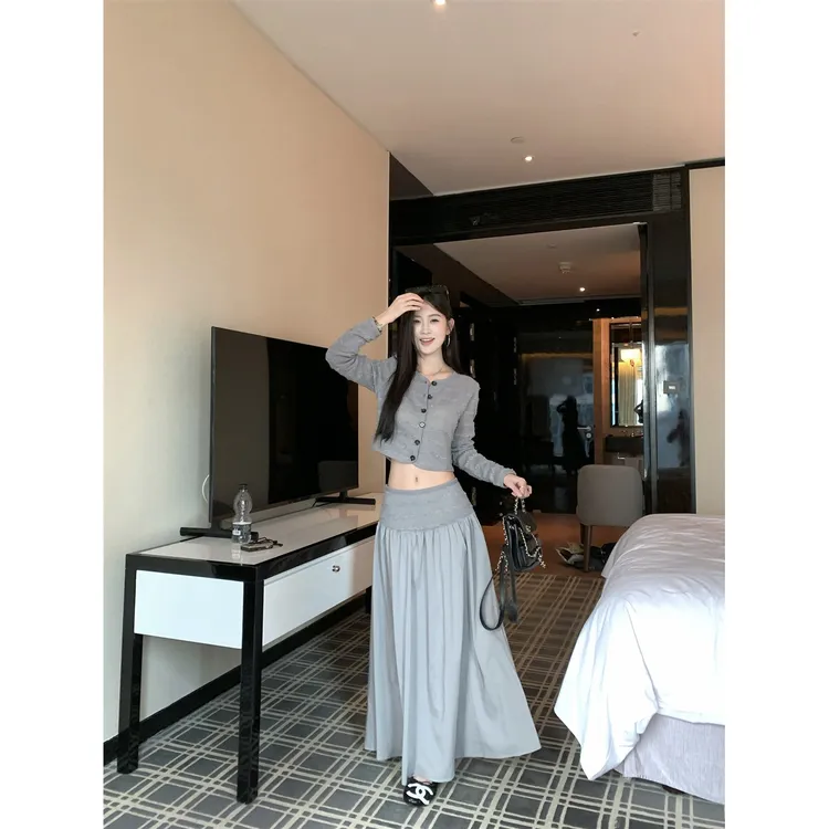 显瘦高腰休闲时尚百搭气质上衣2025新款甜美风御姐风私服名媛风亚