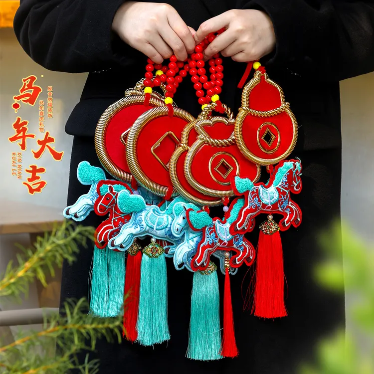 2026马年新款生肖马香包刺绣风铃挂饰挂件创意车挂门挂装饰