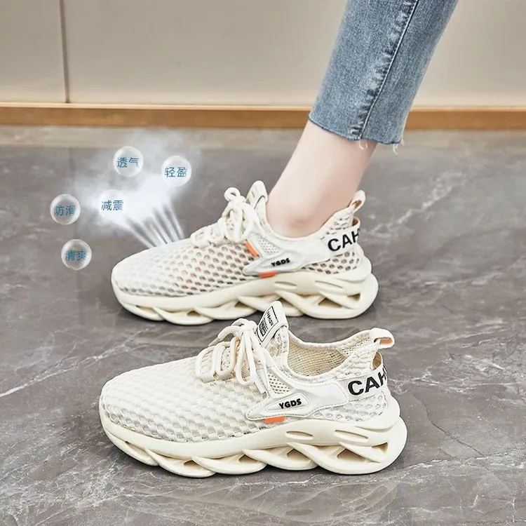 女鞋2025新款厚底防滑飞织鞋子软底夏季镂空透气跑步减震运动网鞋