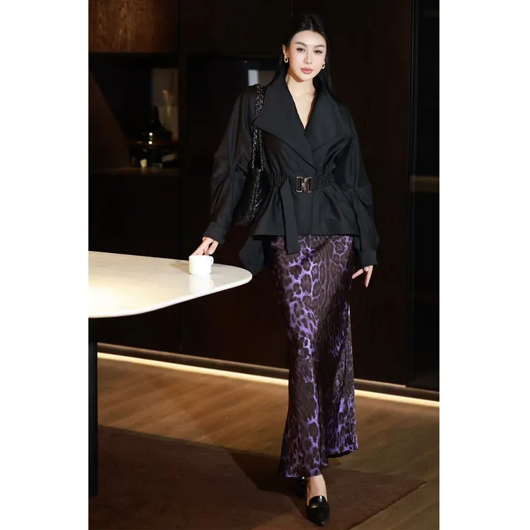 高端时尚女神御姐范气质外套设计感英伦风复古大翻领收腰短款风衣