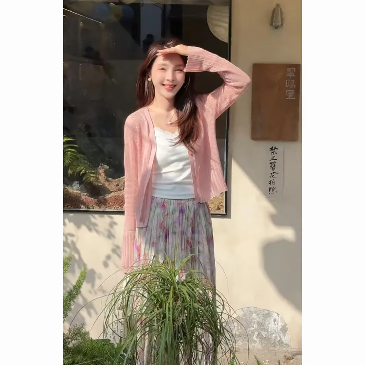 夏季温柔系穿搭女2025新款韩版甜美休闲吊带开衫半身裙三件套