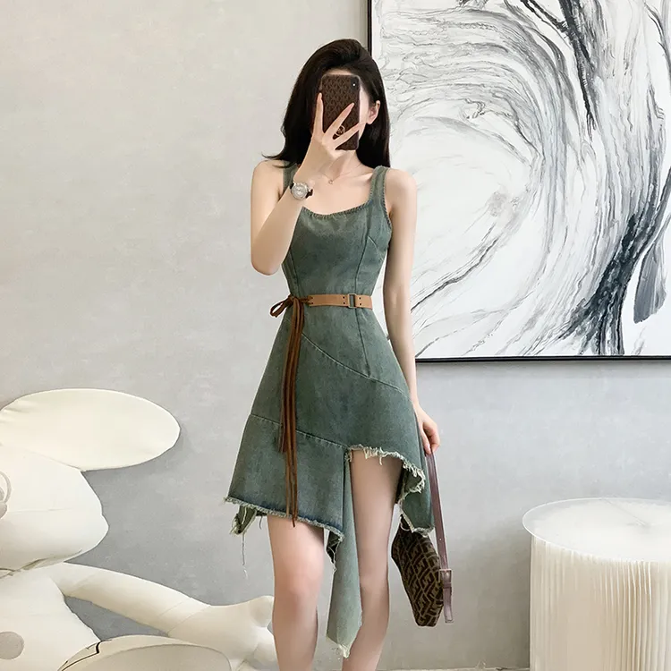 美式不规则吊带牛仔连衣裙女2025夏季新款收腰显瘦女士辣妹短裙子