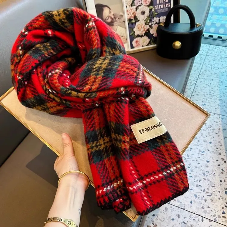 法国轻奢圣诞新年红围巾女冬季保暖围脖百搭长款披肩两用女生礼物