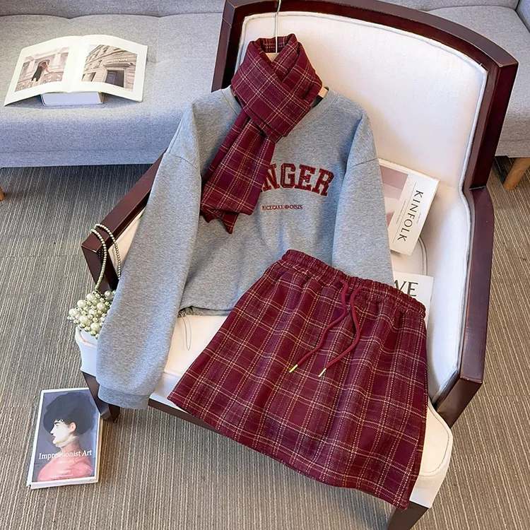 韩版字母刺绣卫衣格子围巾女冬季新款松紧腰a字短裙保暖三件套