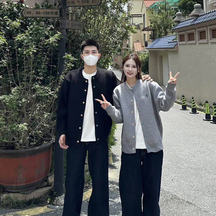3KU夫妇秋季简约刺绣小马针织毛衣开衫外套男女情侣宽松潮流85806