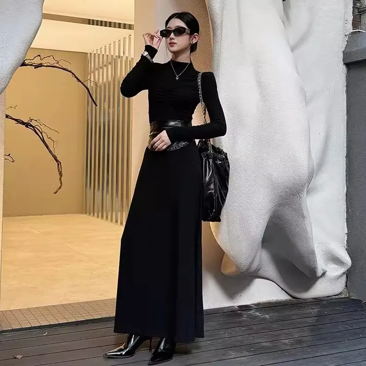 腰封黑色长袖连衣裙女秋冬新款修身辣妹针织磨毛半高领显瘦长裙