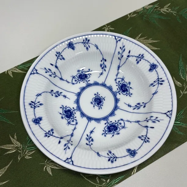 8.5寸唐草深盘高温釉中青花瓷菜盘家用餐具盘子陶瓷碟子瓷盘蓝色