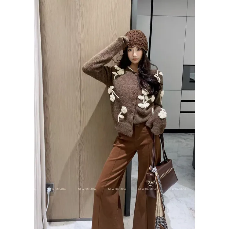 利达 NEW DADADA复古立体花朵针织开衫毛绒感短款毛衣外套DPM2559