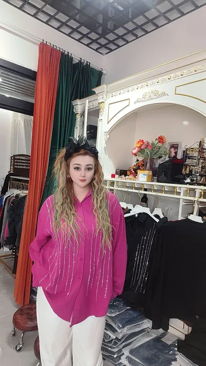 新款带钻好看衣服