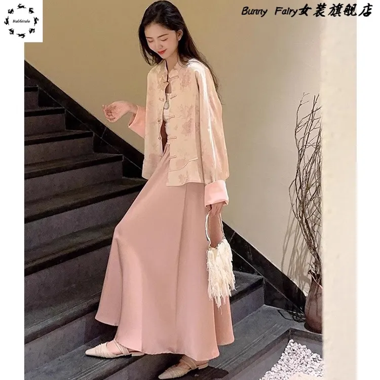 新中式女装中国风高级感订婚礼服超火套装裙旗袍开春穿搭2025新款