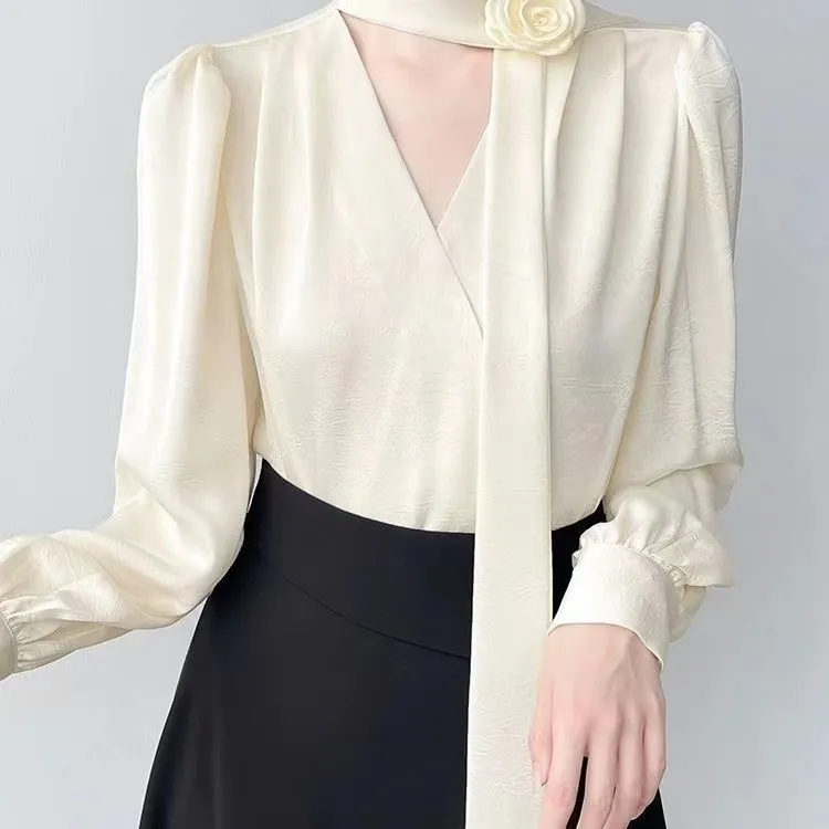 玫瑰胸花飘带衬衫2025春装新款职业通勤法式气质长袖上衣