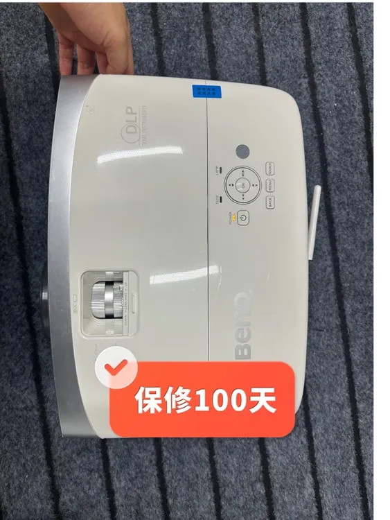 9新  9成新投影仪i720