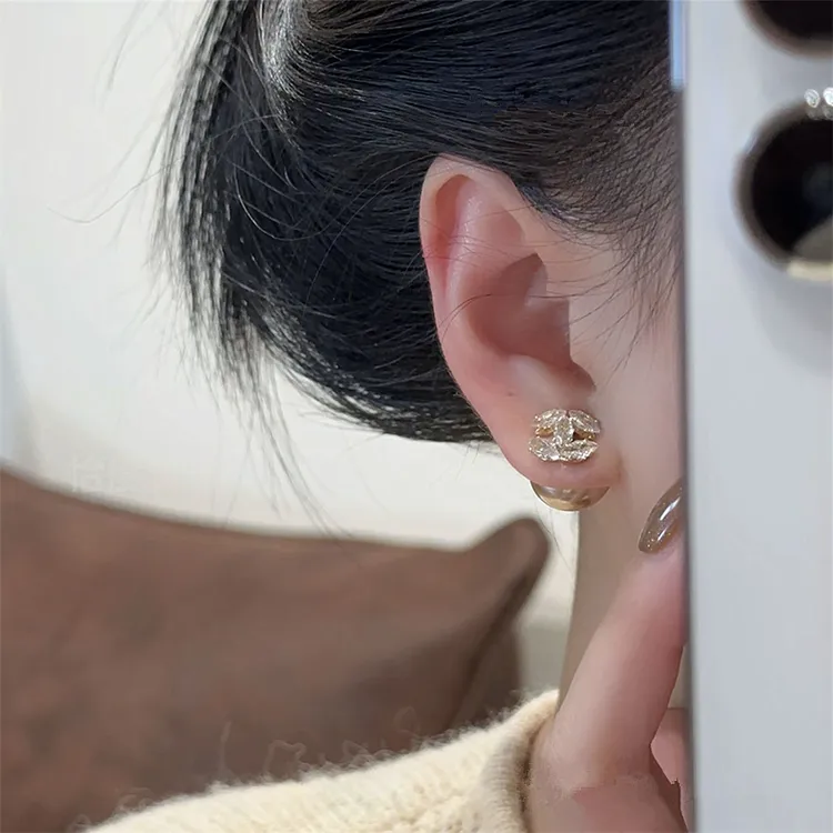 2025新款爆款香槟色锆石字母珍珠耳钉一款多戴耳环高级感气质耳饰