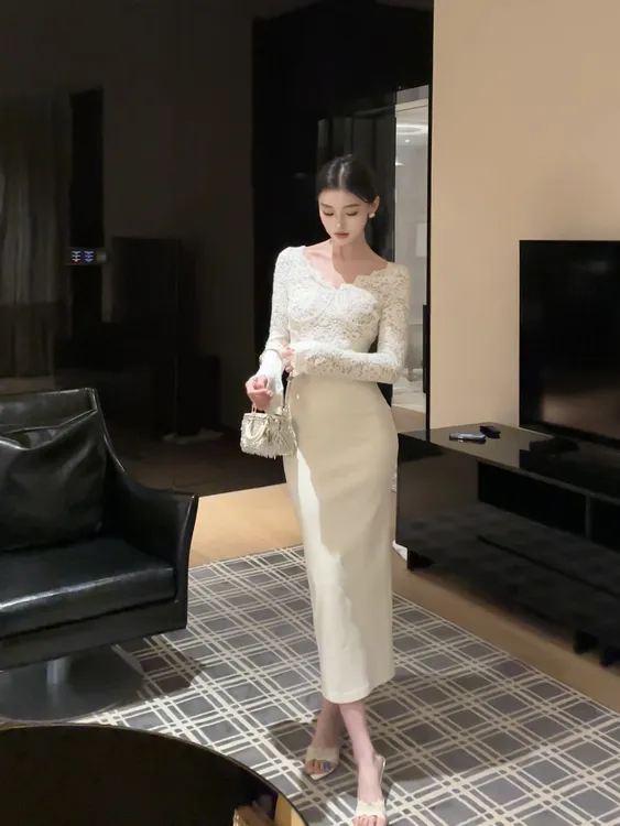 春日部【丰姿绰约】蕾丝拼接针织连衣裙0995