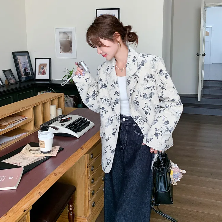 新中式国风水墨印花西装外套女春秋2025新款独特漂亮休闲正装西服