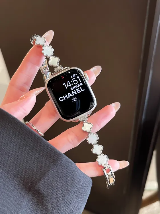 适用iwatchS109代四叶草贝母小蛮腰表带小米910pro华为vivogt表带