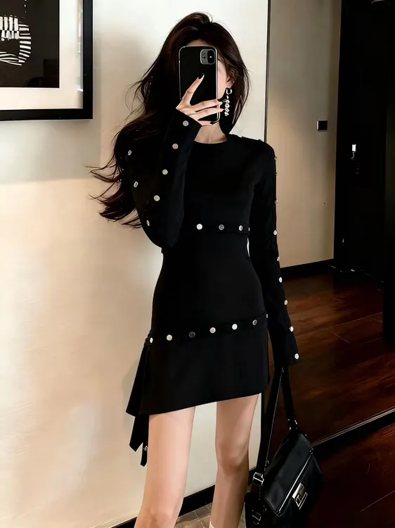 Z390独特设计黑色连衣裙女2025秋冬款时尚气质修身显瘦包臀裙