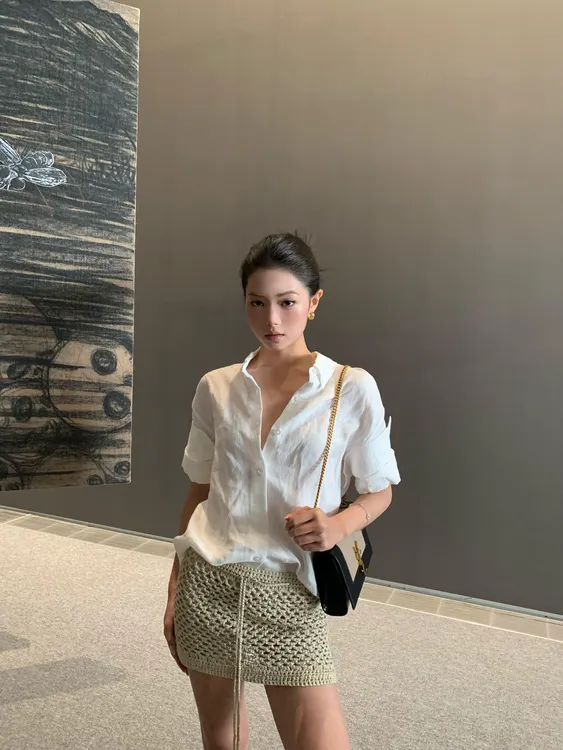 2025早秋新款韩系气质白色翻领短袖衬衫女慵懒风显瘦上衣百搭半裙