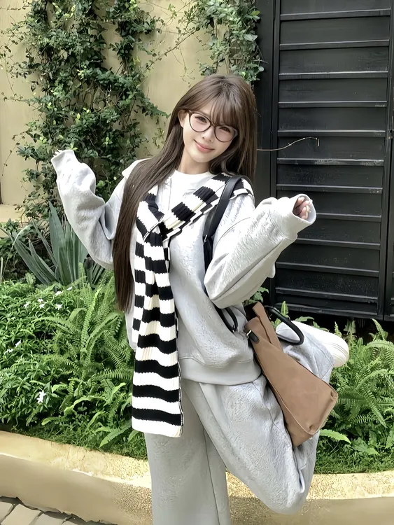 韩系时尚休闲学院风假两件卫衣搭配条纹连帽披肩阔腿裤套装