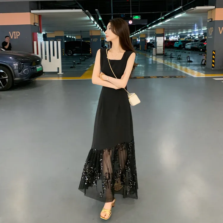 黑色法式背带连衣裙女夏季显瘦气质高级感长款赫本风流行亮片裙子
