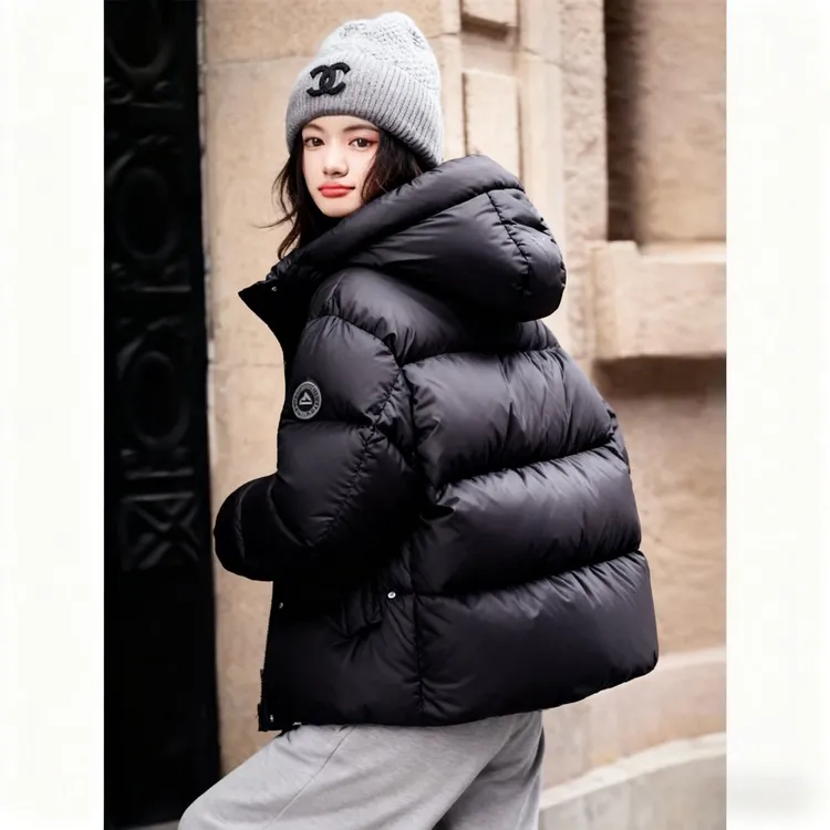 波司登极地联名羽绒服女高级感长短款2025时尚连帽加厚设计感袖标