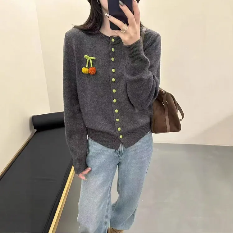 2025秋季新款时尚减龄圆领长袖针织衫女秋装宽松显瘦百搭可爱开衫