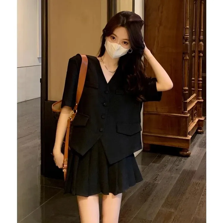 潮牌大码西装套装女夏季胖妹妹显瘦减龄短袖上衣百褶半身裙两件套